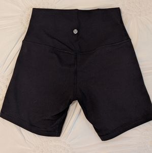 Lululemon Wunder Train High-Rise Short 6"
